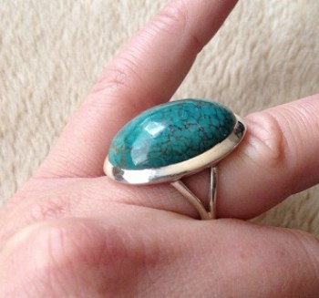 Zilveren edelsteen ring met Turkoois ring maat 17 mm.